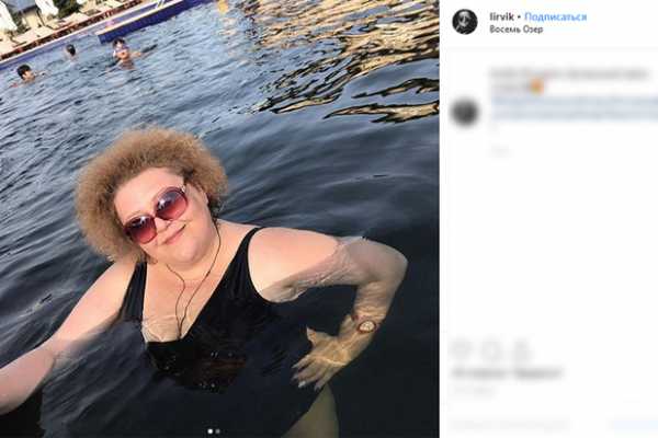 Российские педагоги устроили флешмоб в поддержку учительницы в купальнике 21