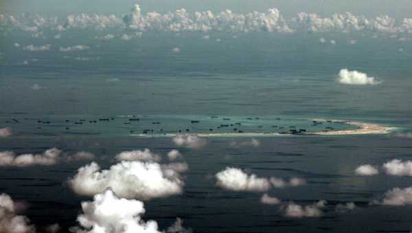 Китайцы создали искусственный остров в Южно-Китайском море. Экологический урон оказался в 200 раз больше его площади 11