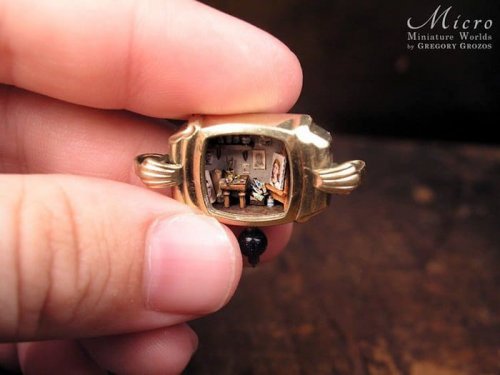 Живописец превращает старенькые часы в маленькие миры (27 фото) 151