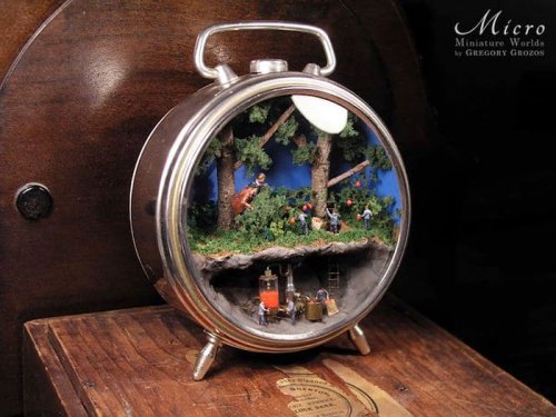 Живописец превращает старенькые часы в маленькие миры (27 фото) 123