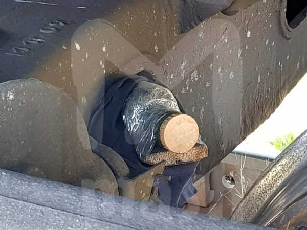 В грузовом поезде в Воронежской области обнаружили настоящую бомбу с замедлителем