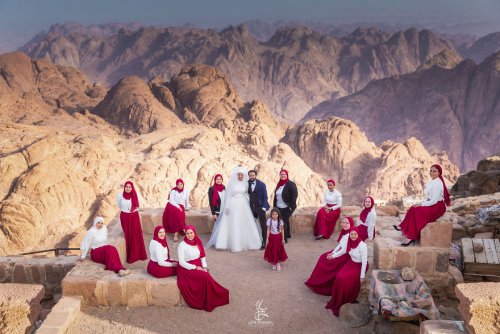 Жених и невеста поднялись в горы на 2200 метров, чтобы сделать потрясающую фотосессию (8 фото) 49