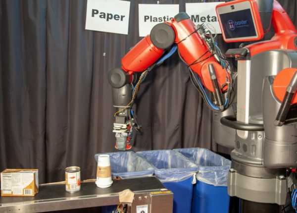 Робот от MIT научился сортировать мусор на ощупь
