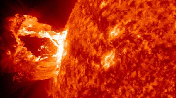 Гипотеза: магнитное поле Солнца в 10 раз больше, чем считали ученые