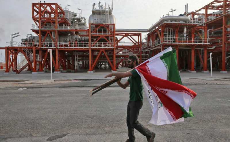 В США решили добиться сокращения иранской нефти на рынке