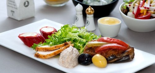ТОП-10: Самая роскошная еда в самолетах по всему миру 49