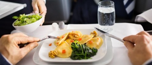 ТОП-10: Самая роскошная еда в самолетах по всему миру 47