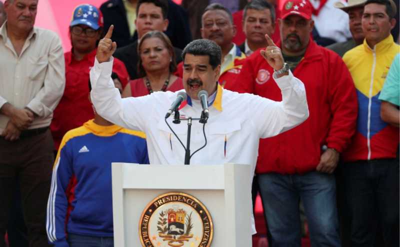 Мадуро предложил провести досрочные парламентские выборы 11