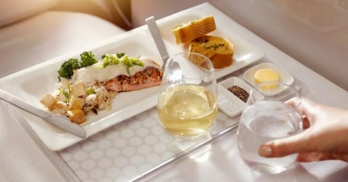 ТОП-10: Самая роскошная еда в самолетах по всему миру 61