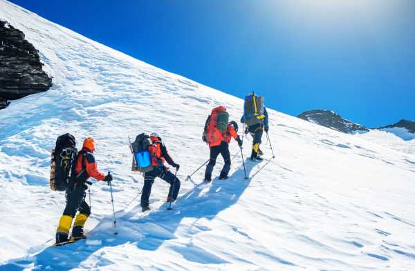 Ученые выяснили, что происходит с организмом альпиниста в «Зоне смерти» на Эвересте 1