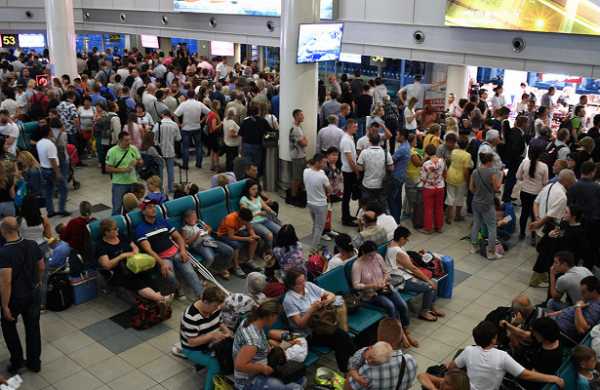 Более 20 рейсов отменили и задержали в аэропортах Москвы 12 июня