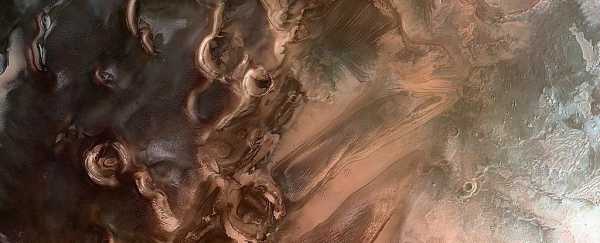 Зонд Curiosity нашел глину на Марсе. Это может стать прорывом в изучении Красной планеты