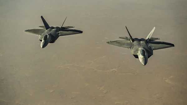 США перебросили истребители F-22 на базу в Катаре 7