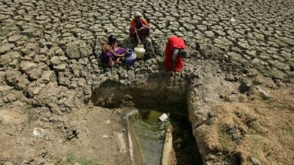 В индийском Ченнаи с населением 9 млн закончилась вода