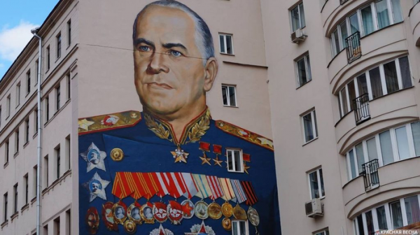 Проспекту в Харькове вернули имя маршала Жукова