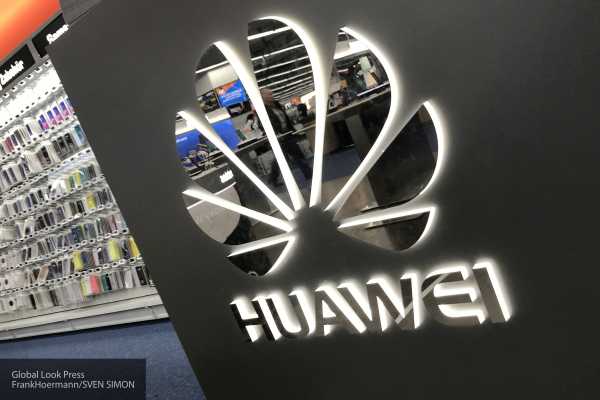 Продажи iPhone в России упали вдвое, продажи Huawei выросли в 2,5 раза