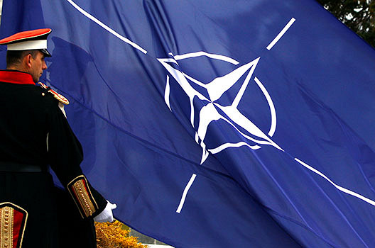 Генсек НАТО призвал членов альянса наращивать военные расходы 1