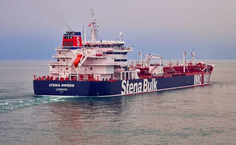 В Иране назвали причину задержания британского танкера 1