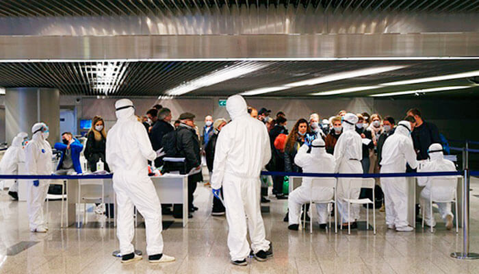 Проверка на коронавирус в московском аэропорту Внуково