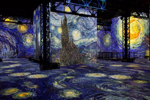 Неповторимая аудиовизуальная выставка, позволяющая ощутить себя снутри картин Ван Гога (23 фото) 139