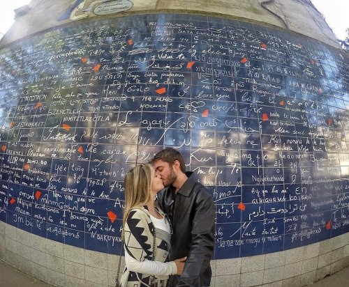 Парижская стенка, на которой фраза "я тебя люблю" написана на 311 языках (5 фото) 31