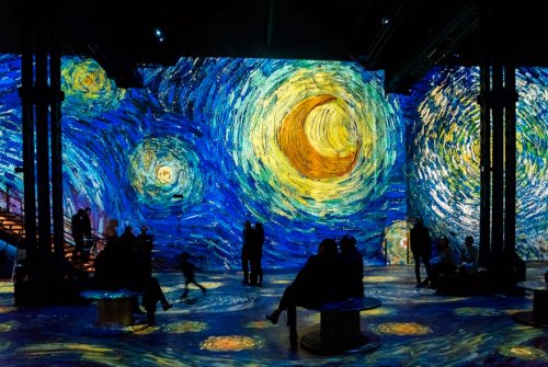Неповторимая аудиовизуальная выставка, позволяющая ощутить себя снутри картин Ван Гога (23 фото) 95